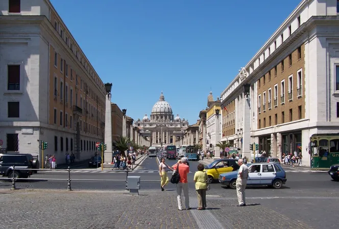 Via della Conciliazione, i primi due palazzi sono patrimonio della Santa Sede |  | Wikipedia