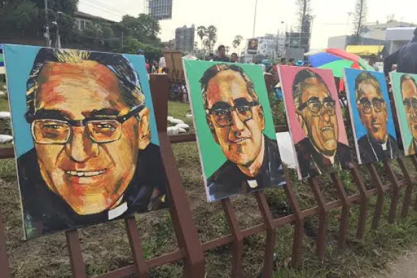 Immagini dell'Arcivescovo Romero, Messa di Beatificazione - San Salvador, 23 maggio 2015 / David Ramos / ACI Group