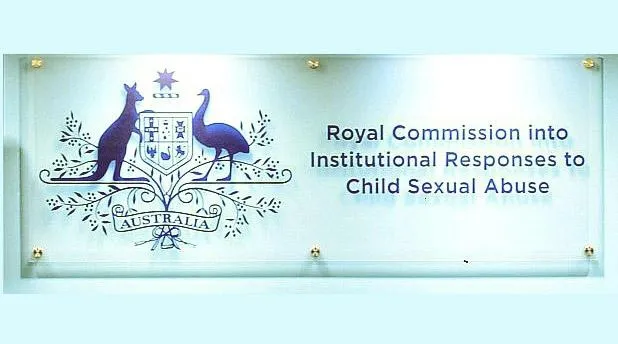 La targa della Royal Commission, all'ingresso dei suoi uffici | PD