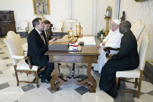 Papa Francesco riceve in udienza l'ambasciatore di Ucraina presso la Santa Sede Andriy Yurash, Palazzo Apostolico Vaticano, 6 agosto 2022 / Vatican Media / ACI Group