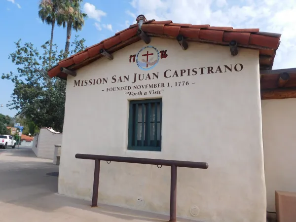 La missione di San Juan Capistrano | L'ingresso della missione di San Juan Capistrano, a Orange County, in California  | Andrea Gagliarducci / ACI Stampa