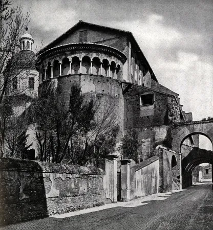Una foto della basilica alla fine degli anni '30 |  | Wikipedia