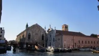 Venezia, la provocazione forzata di una moschea in una chiesa