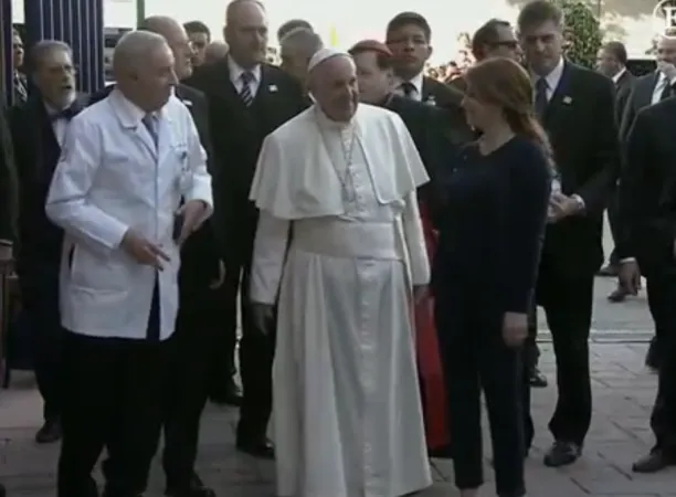 Papa Francesco nell'ospedale Federico Gomez | Papa Francesco entra nell'ospedale Federico Gomez di Città del Messico  | CTV