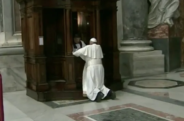 Il Papa si confessa prima di iniziare a confessare  |  | CTV