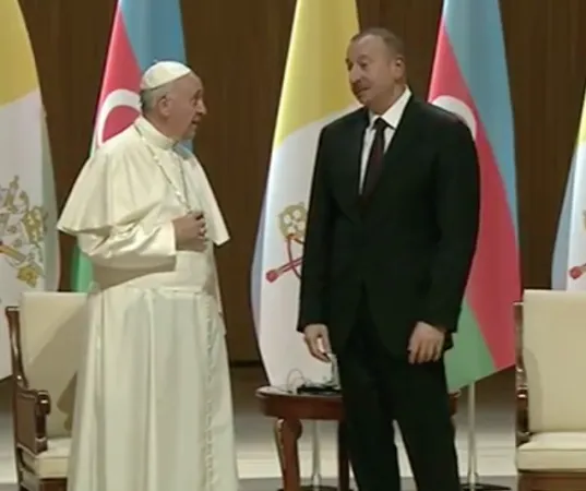 Il Papa e il Presidente azero al centro Alyiev |  | CTV