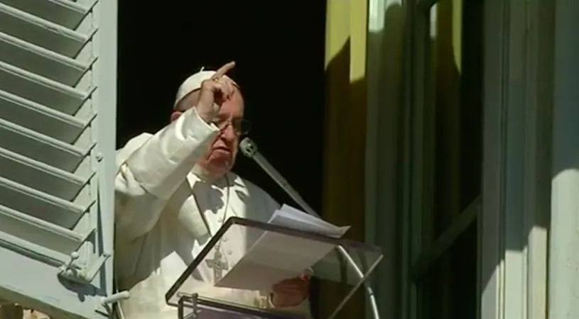 Papa Francesco all'Angelus | Papa Francesco durante l'Angelus del 29 ottobre 2016 | CTV