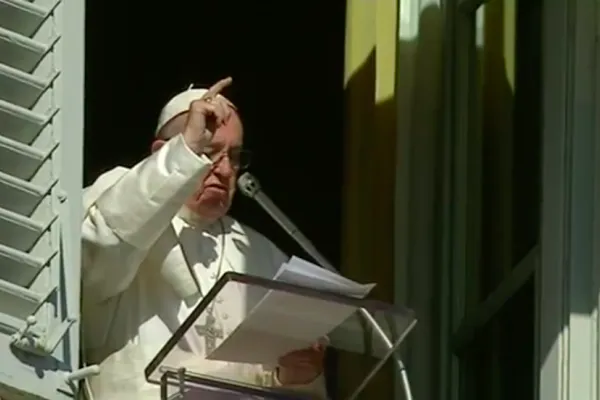 Papa Francesco durante l'Angelus del 29 ottobre 2016 / CTV
