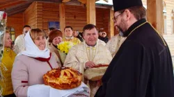 L'arcivescovo maggiore Shevchuk incontra la popolazione nella zona grigia  / http://ugcc.tv/ua/media/77936.html