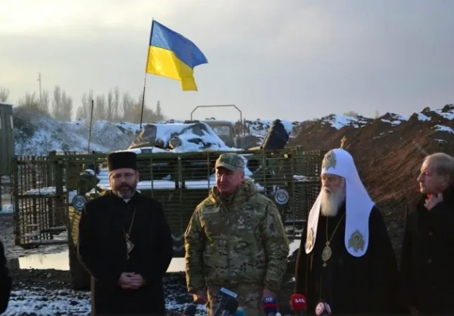 L'arcivescovo maggiore Shevchuk visita la zona militare in Ucraina | http://ugcc.tv/ua/media/77936.html