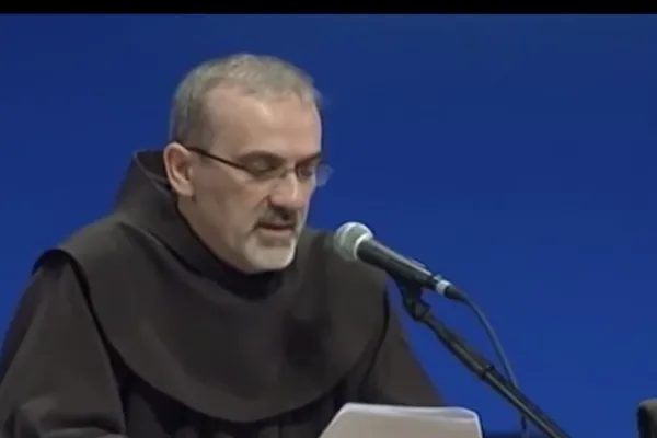Padre Pierbattista Pizzaballa parla durante il Meeting di Rimini / Meeting Rimini