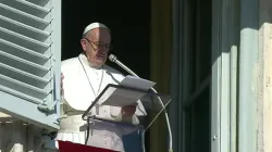 Papa Francesco durante l'Angelus di Santo Stefano / CTV