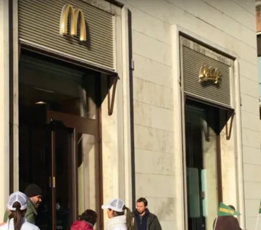 McVaticano | Il McDonald's di Borgo Pio  | YouTube