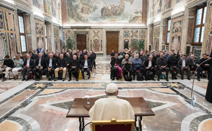 Il Papa e i sacerdoti di Lione  |  | Or / Aci Group
