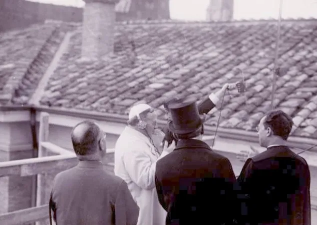 Papa Pio XI e Guglielmo Marconi a Castelgandolfo |  | Archivio Marconi