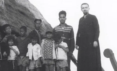Una foto storica di Padre Piero Gheddo  |  | gheddo.pimemilano.com