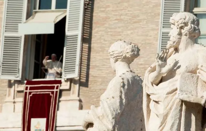 Papa Francesco guida la recita dell' Angelus  |  | Daniel Ibanez / Aci Group