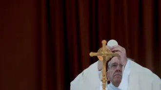 Papa Francesco: i soli, i sofferenti i bisognosi sono tabernacoli abbandonati 
