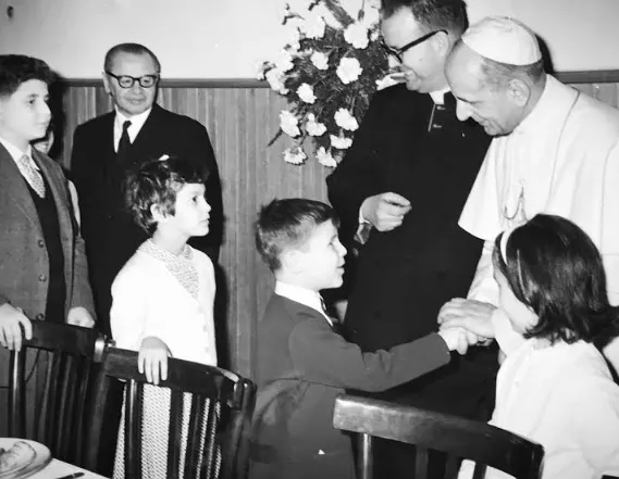 Una immagine di Paolo VI, sulla sinistra della foto Guido Imolesi  |  | Famiglia Imolesi