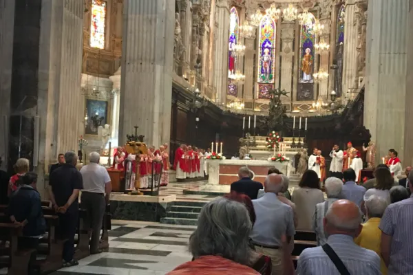 Il Cardinale Bagnasco pronuncia l'omelia della Festa di San Lorenzo nella cattedrale di Genova dedicata al Santo, 10 agosto 2018 / www.chiesadigenova.it