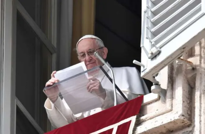 Papa Francesco | Papa Francesco durante una preghiera dell'Angelus | Vatican Media 