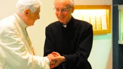Un incontro di Benedetto XVI e padre Stephan Horn, che fu suo assistente universitario / PD