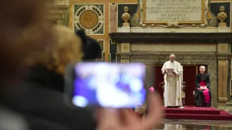 Papa Francesco chiede di promuovere un "giornalismo di pace”
