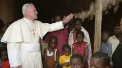 San Giovanni Paolo II in Africa / L'Osservatore Romano