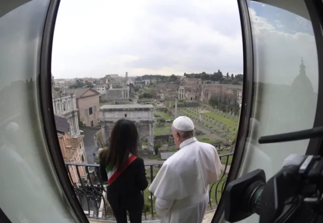 Papa Francesco e il Sindaco Virginia Raggi |  | Vatican.va