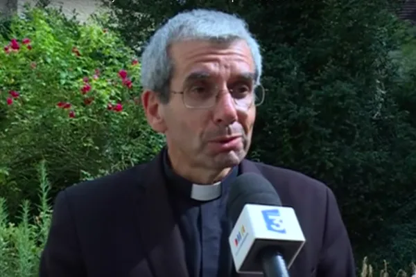 Padre Eric Millot, vicario generale della diocesi di Digione / YouTube