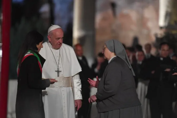 Il Papa con Suor Eugenia Bonetti |  | Vatican Media / ACI Group