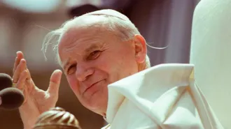 Papa Francesco celebra la messa in Vaticano per i cento della nascita di Giovanni Paolo II