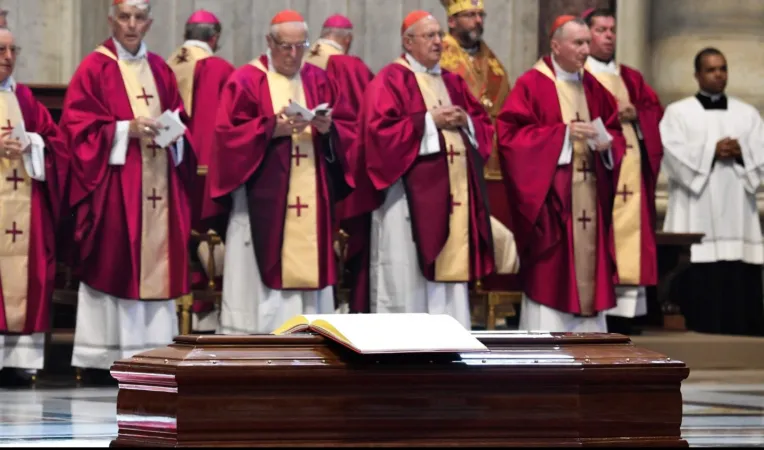 Funerali Achille Silvestrini | Il funerale del Cardinale Achille Silvestrini, Basilica di San Pietro, 30 agosto 2019 | Vatican News 