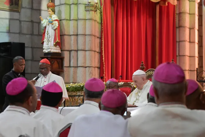 Il Papa con i vescovi del Mdagascar |  | Vatican Media