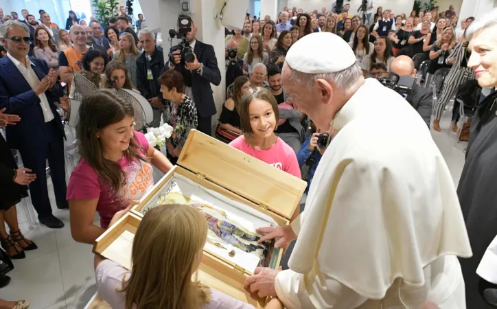 Papa Francesco alla Comunità Nuovi Orizzonti |  | Vatican Media/ Aci Group