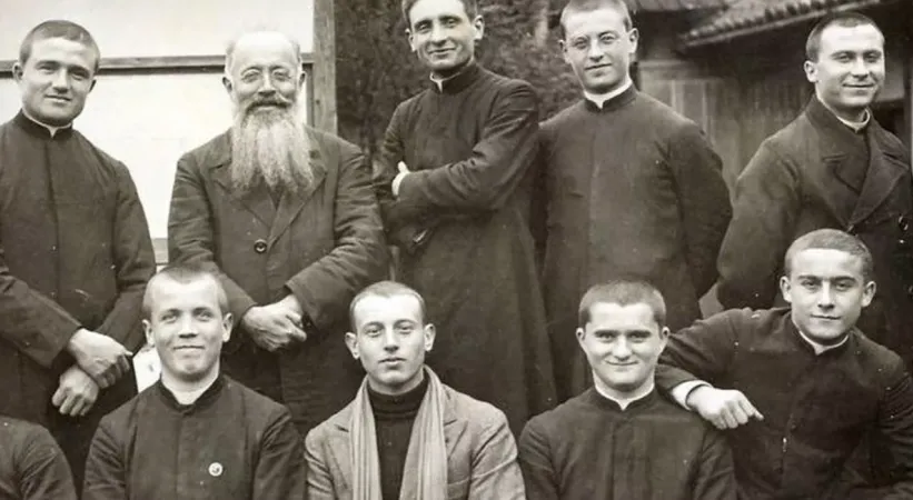 Padre Mario Marega con altri missionari  |  | pd