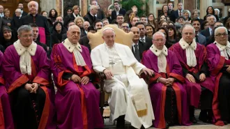Il Papa alla Rota Romana, servono coppie di sposi evangelizzatori 