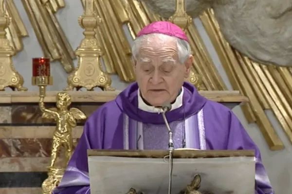 Il vescovo Di Tora durante la celebrazione della Messa al Divino Amore, 17 marzo 2020 / Tv2000
