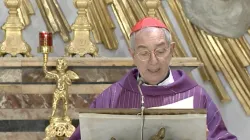 Il cardinale Angelo de Donatis durante la Messa al Divino Amore, 29 marzo 2020 / Tv2000