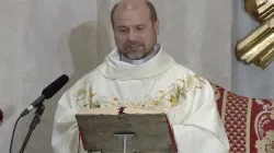 Don Benoni Ambarus celebra Messa al Divino Amore, 29 aprile 2020 / Tv2000