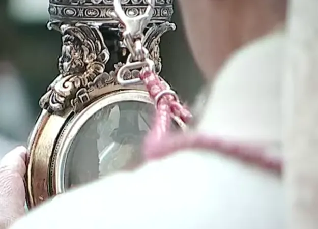 Il cardinale Sepe benedice la città  |  | Vatican Media
