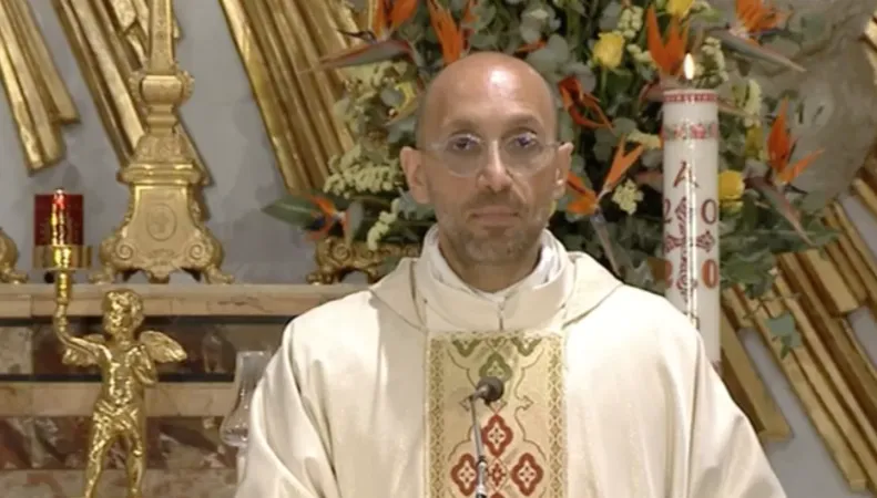 Padre Midili | Padre Midili durante la celebrazione al Divino Amore, 4 maggio 2020 | Tv 2000