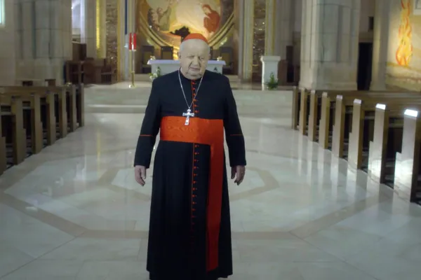 Il Cardinale Stanislaw Dziwisz dal santuario dedicato a San Giovanni Paolo II a Cracovia nel videomessaggio registrato per la tv polacca TVP1  / TVP1