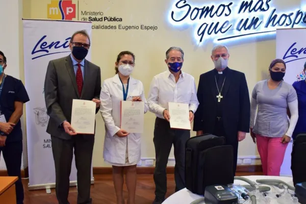Il momento dell'arrivo dei respiratori a Quito, in Ecuador / José Colmenarez su Vatican News 
