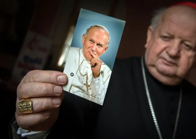 Il cardinale  Dziwisz  |  |  mazur/episkopat.pl