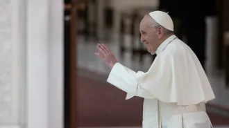Papa Francesco, non si può amare Dio e odiare gli altri questo è ateismo pratico 
