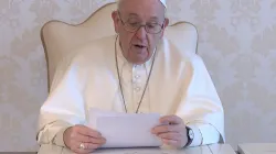 Papa Francesco durante il videomessaggio al Congresso dell'Educazione Religiosa organizzato dall'arcidiocesi di Los Angeles / Vatican Media