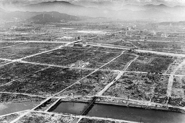 Hiroshima dopo lo scoppio della bomba atomica / Public Domain