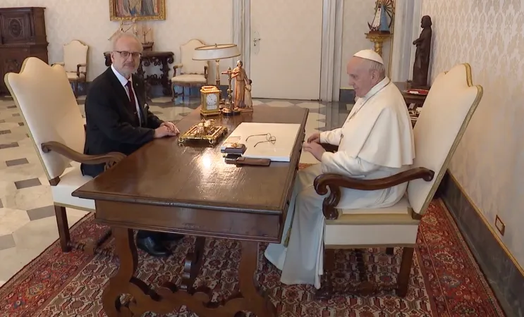 Papa Francesco e il presidente Levits, Palazzo Apostolico Vaticano, 10 maggio 2021 | Vatican Media / ACI Group