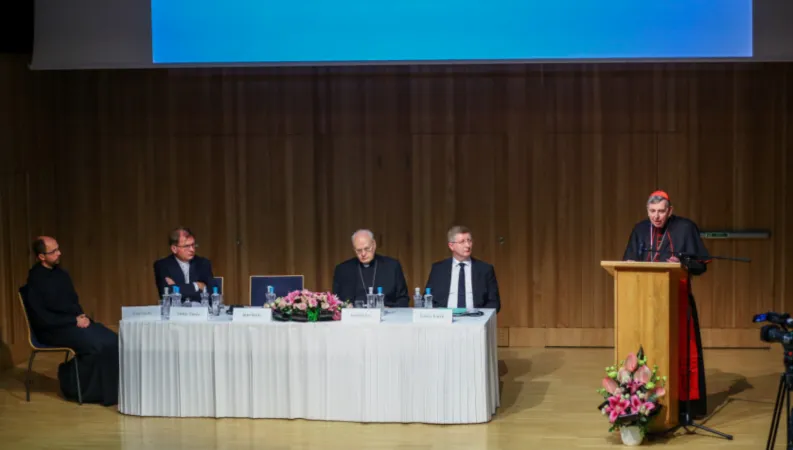 Il Cardinale Koch durante la conferenza dell'8 giugno a Pannonhalma | Magyar Kurir